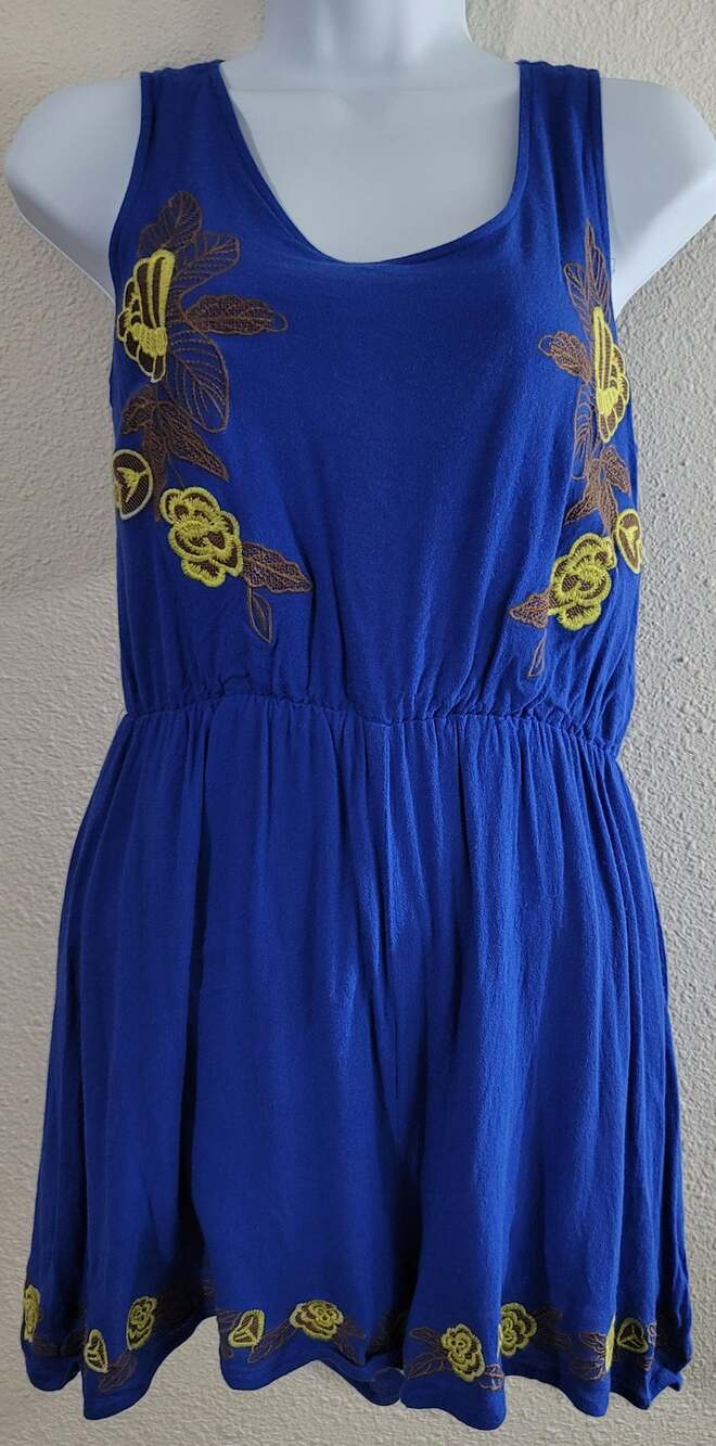 Illa Illa Blue Embordered Floral Sleeveless Romper Medium Round Neck Tie Back